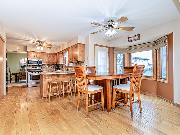 4th image of 17625 Dover Ct