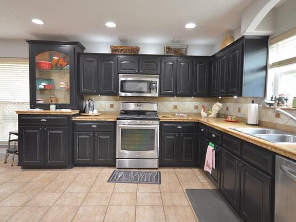 3rd image of 8118 Dorrcrest Ln
