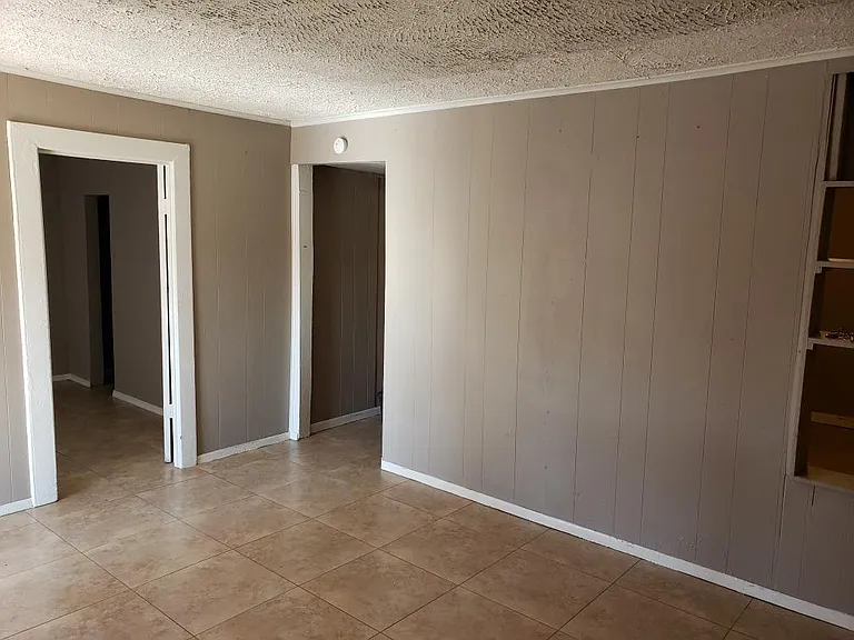9215 S Calle Sahuaro — Photo 4