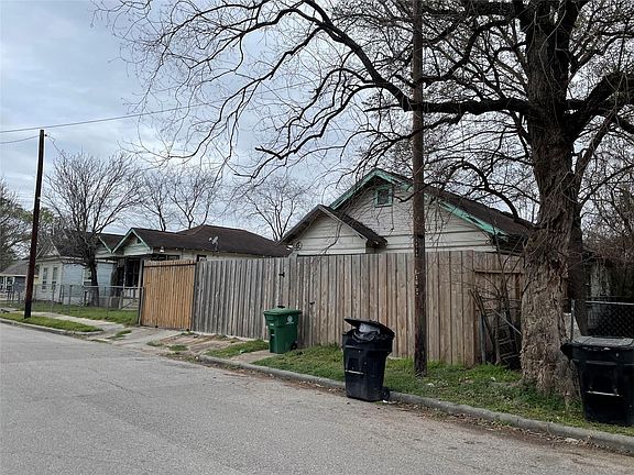 4th image of 3703 Drew St