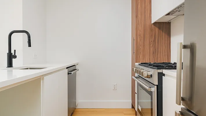 Rented by Nooklyn NYC LLC | media 31