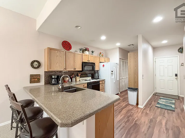 205 N 74th St #116 — Photo 17