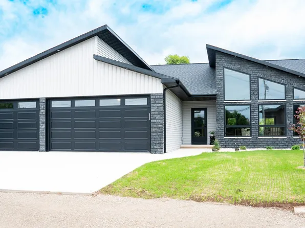 1655 Arnies Ct, De Pere, WI 54115