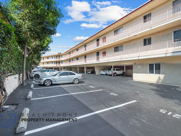 3320 Redondo Beach Blvd — Photo 13