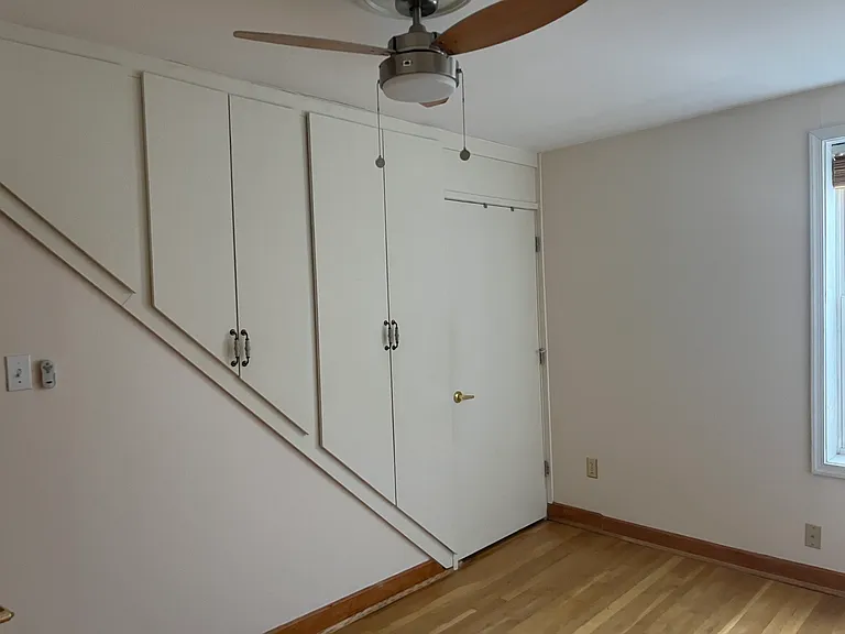 421 Warner St NW — Photo 8
