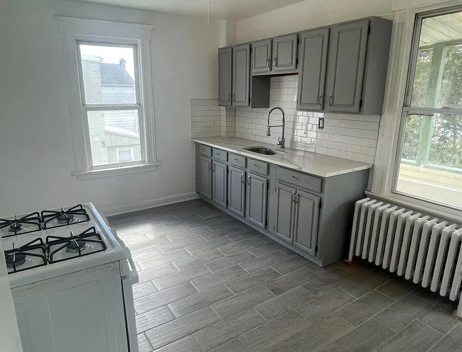 87 Watson Ave #2