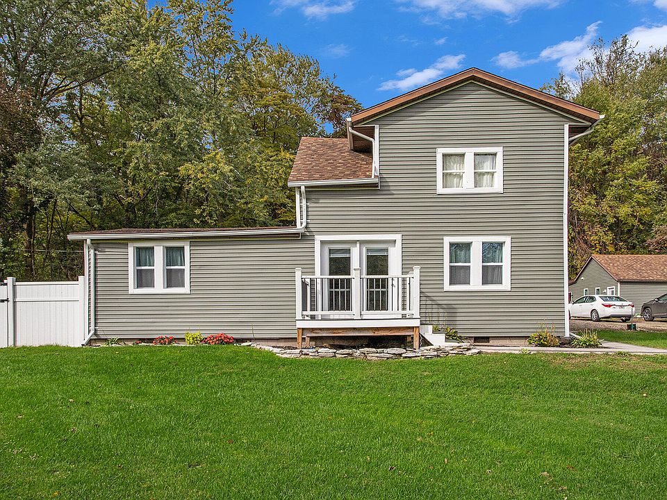 1st image of 3010 Portage Rd