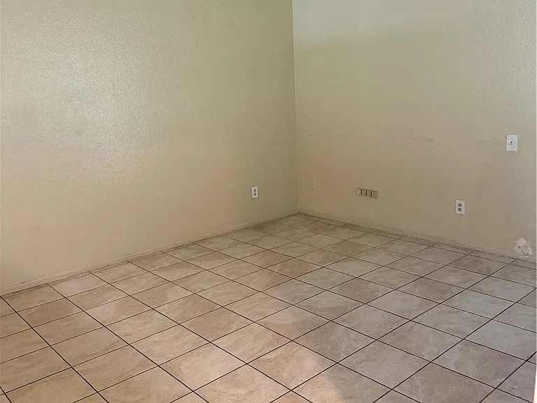 1325 Solera Ln #5 — Photo 12