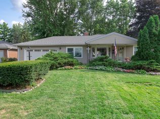 232 Orton Ave, Wauconda, IL 60084