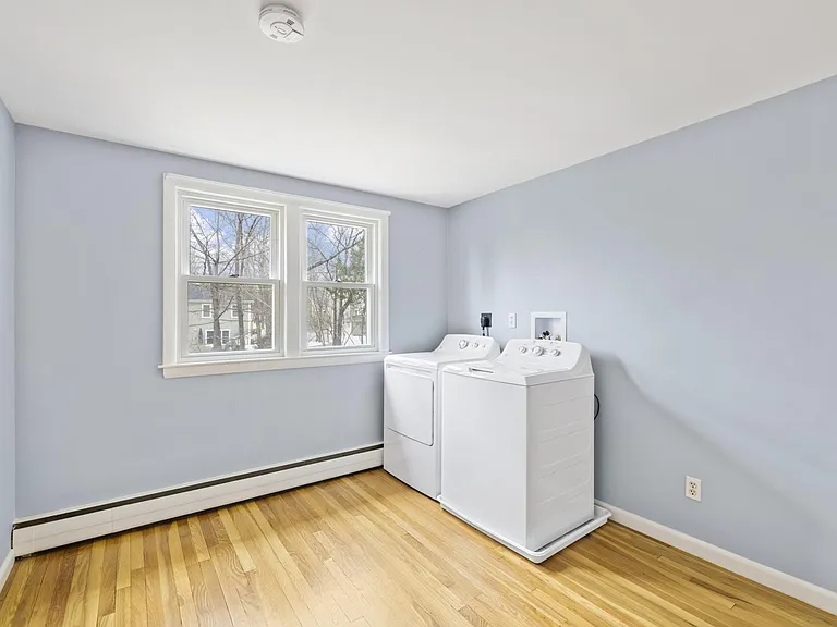 10 James St — Photo 15