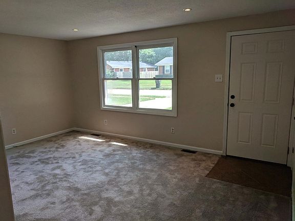 3rd image of 711 Biskoff Ct