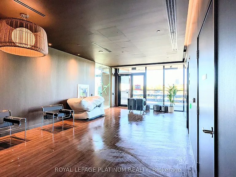 39 Mary St #806 — Photo 25