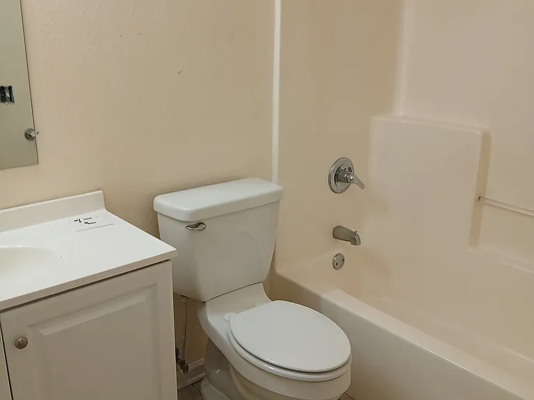 2514 Shady Oak Ct #B — Photo 13