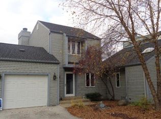 4068 Golf Valley Dr APT 1B, Sturgeon Bay, WI 54235