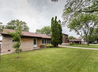 7442 Davis St, Morton Grove, IL 60053