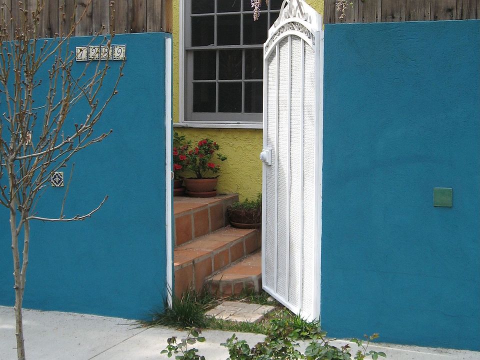 1st image of 1239 N Manzanita St