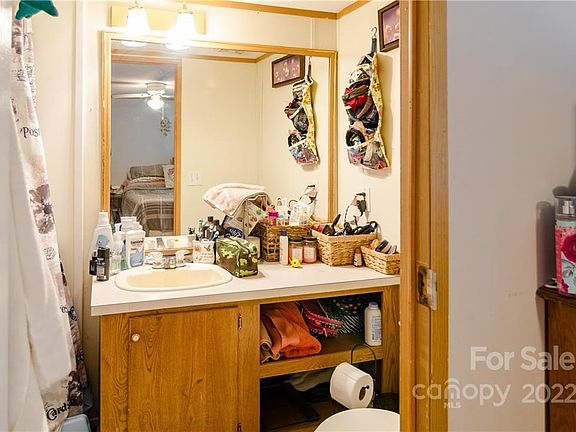 2nd image of 10 Harmony Ln