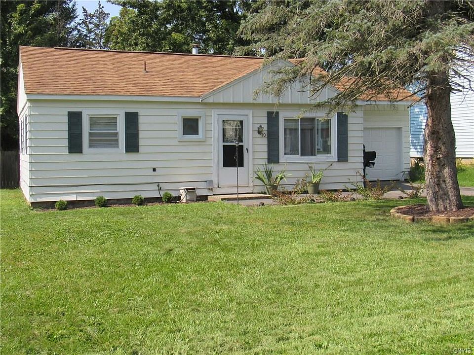 1st image of 10 Brooks Pl