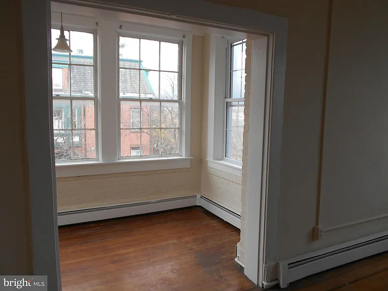 2228 Mount Royal Ter #F — Photo 8