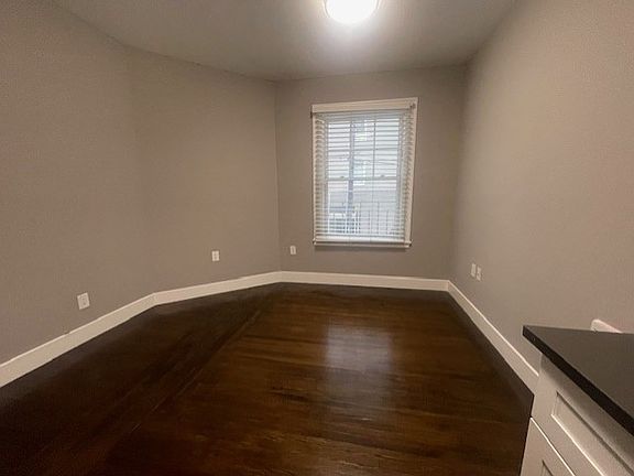 5th image of 1085 Washington St #102