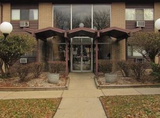 995 N Cass Lake Rd APT 110, Waterford, MI