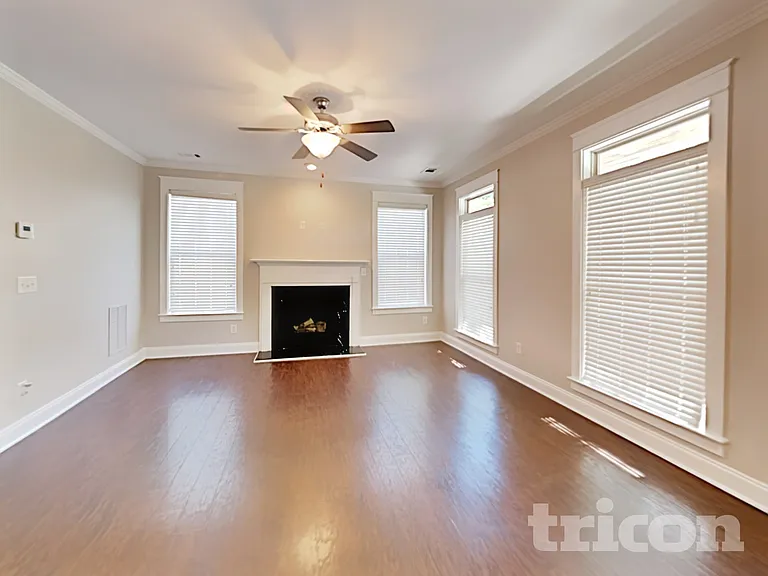 2435 Center Pointe Cir SW — Photo 3