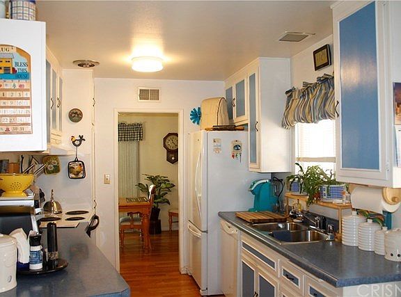 4th image of 27425 Dolton Dr