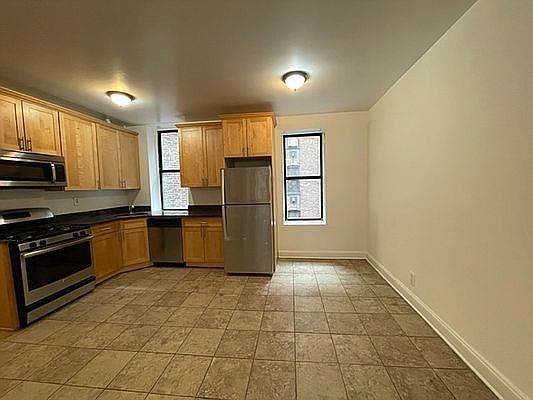 1st image of 455 Fort Washington Ave APT 23