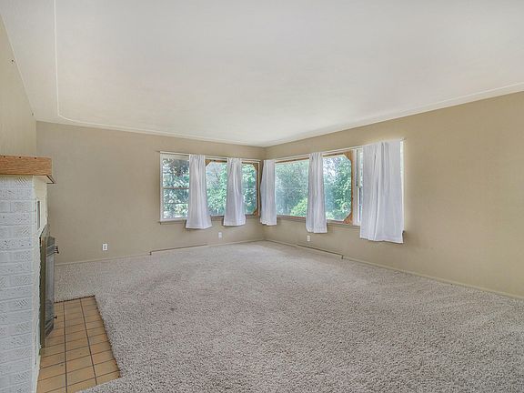 2nd image of 230 Curtis Ave