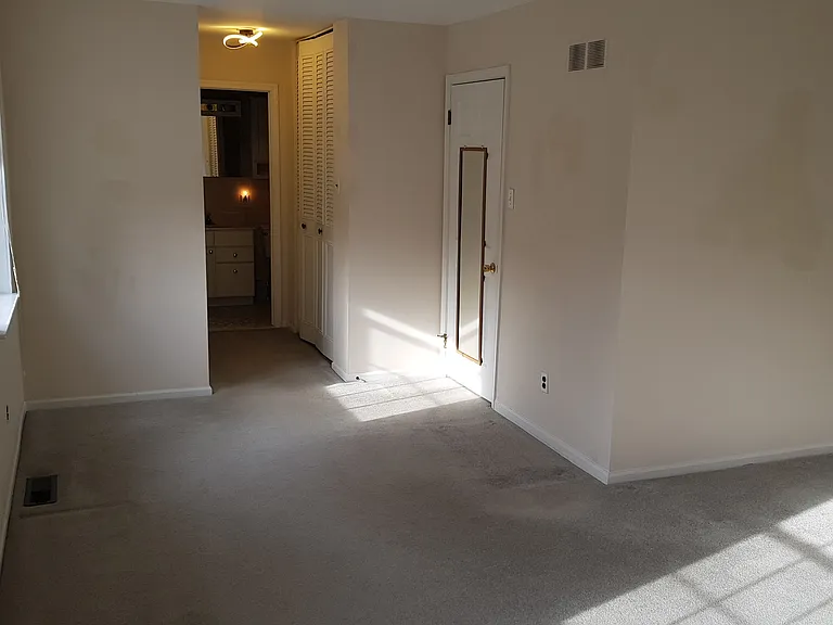 520 Merioneth Dr — Photo 44