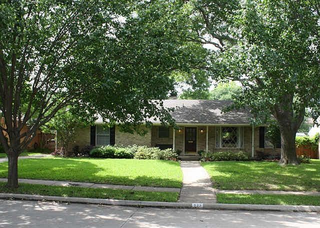 1st image of 923 Fernwood Dr