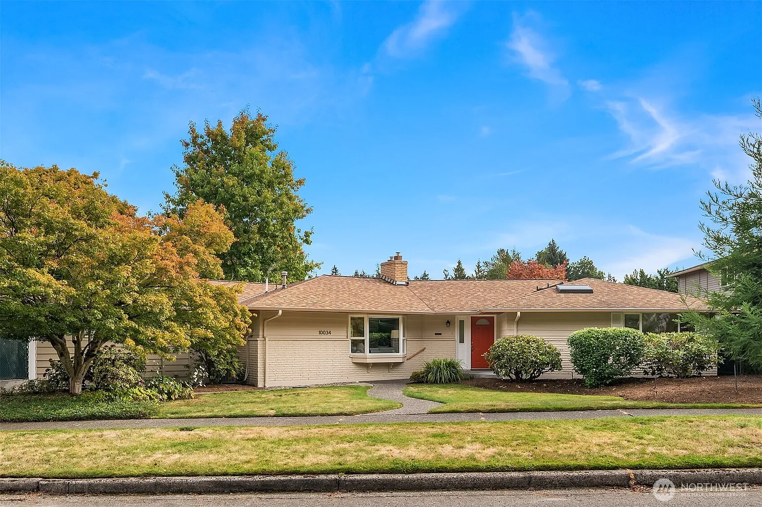 10034 41st Avenue NE photo 1