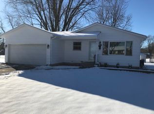 1403 Crown St, Montgomery, IL 60538