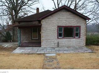 724 Depot St, Mount Airy, NC 27030