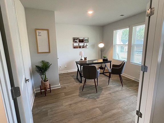 3rd image of 111 Haylie Ct