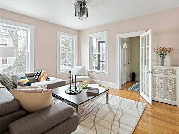 2 Hubbard Ave Unit 1, Cambridge, MA 02140