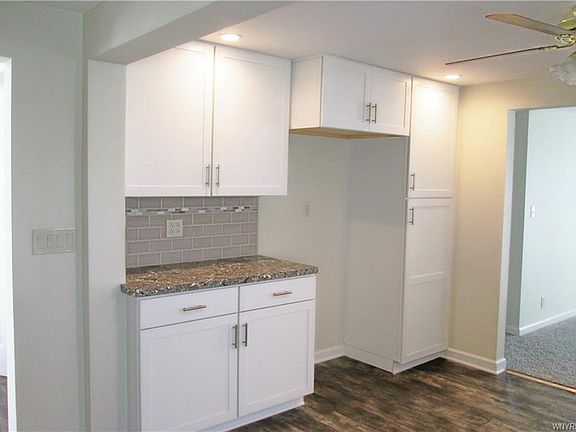 4th image of 80 Wheaton Dr