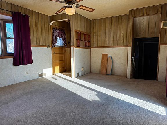 3rd image of 801 Troendle St SE