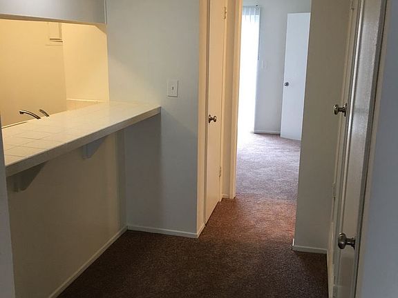 4th image of 2311 Elden Ave #15