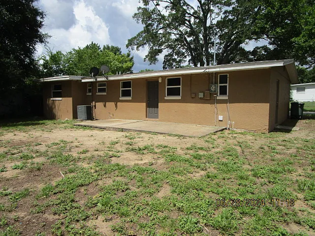 1025 Imperial Dr — Photo 2
