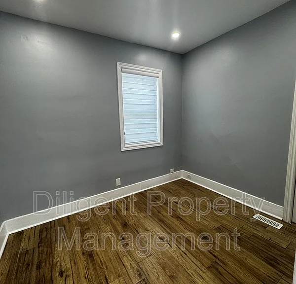 492 King George St #1 — Photo 17