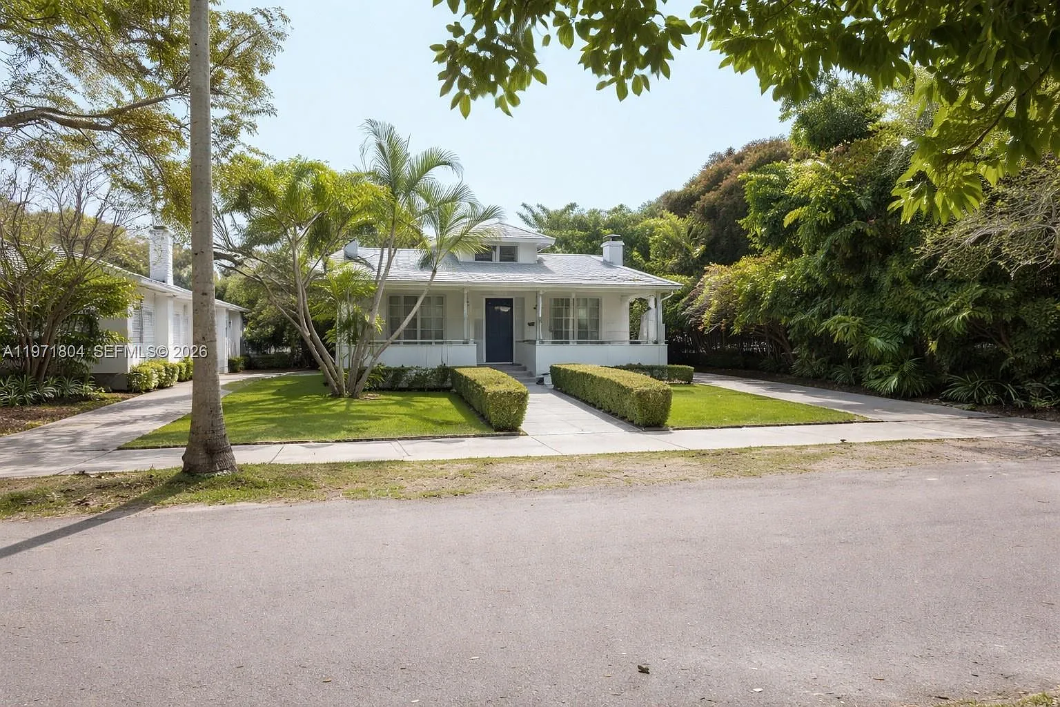 3 bed, 2.0 bath, 1768 sqft, $8,000 — Photo 1