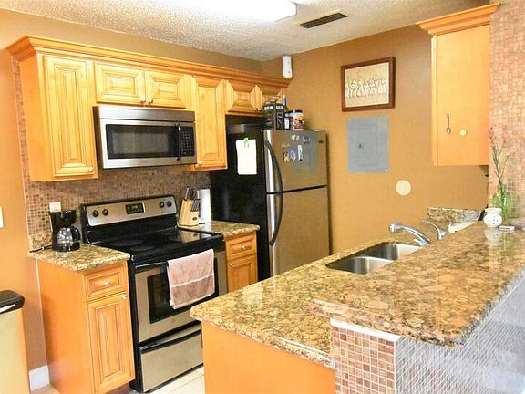 3rd image of 2593 Grassy Point Dr Unit 105