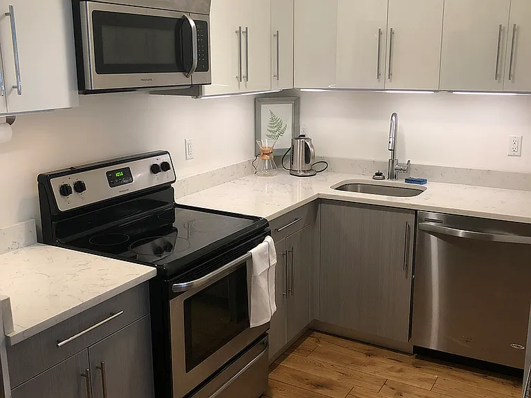 329 Sterling St #4E — Photo 8