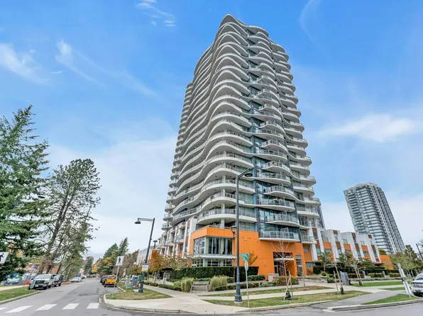 13303 Central Ave #2109, Surrey, BC V3T 0K6