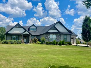 465 Grand Lake Dr, Chesnee, SC 29323