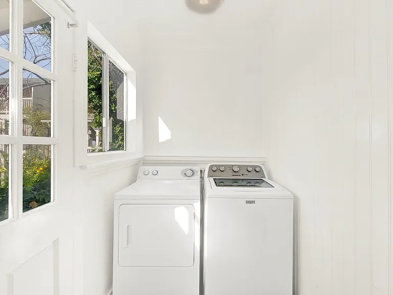 520 Indian Aly — Photo 14
