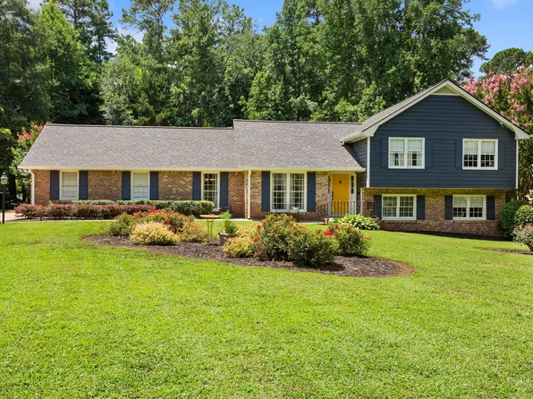 405 Robin Ct, Roswell, GA 30076