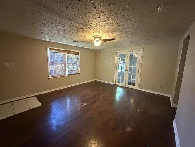 2 bed, 1.0 bath, 1024 sqft, $1,450 — Photo 2