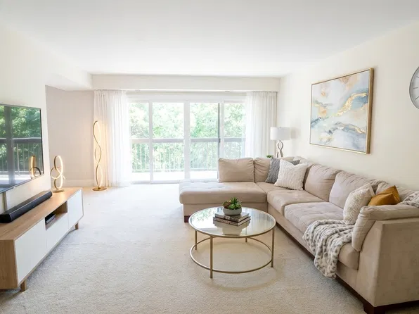 5130 Maris Ave APT 300, Alexandria, VA 22304